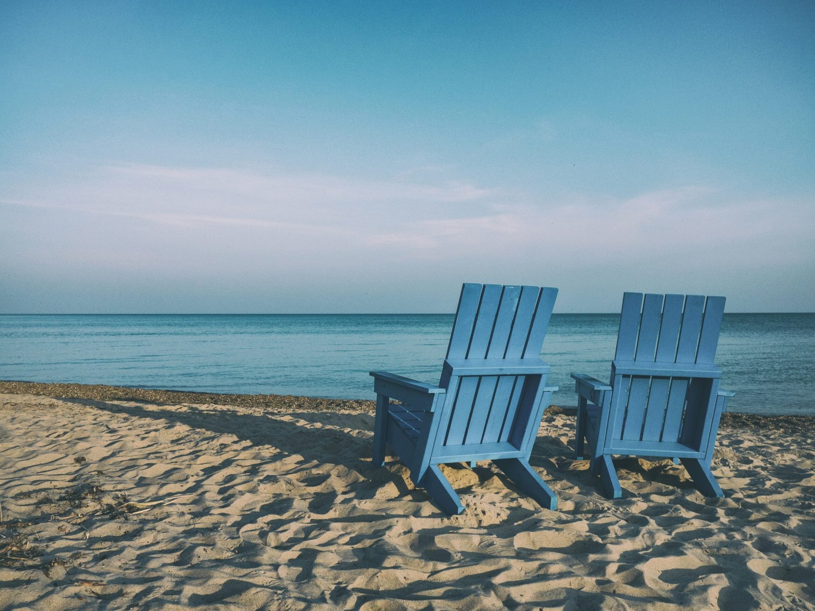 aaron burden ceukkv42o40 unsplash